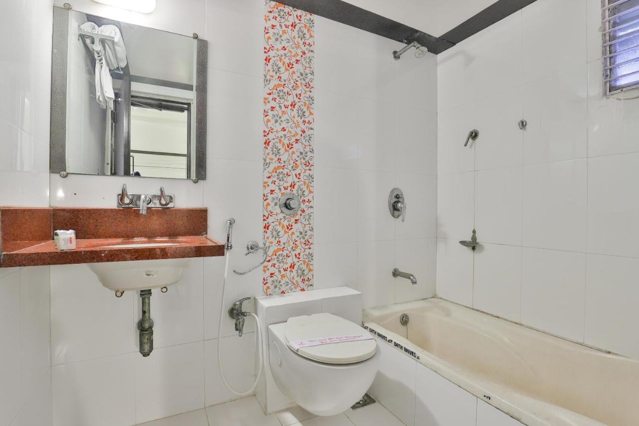Oyo 2351 Hotel Golden Plaza アーメダバード エクステリア 写真