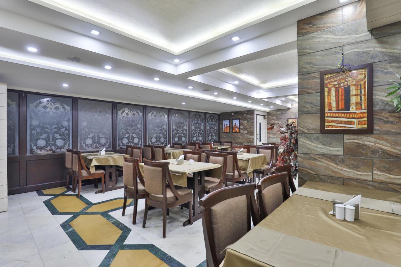 Oyo 2351 Hotel Golden Plaza アーメダバード エクステリア 写真