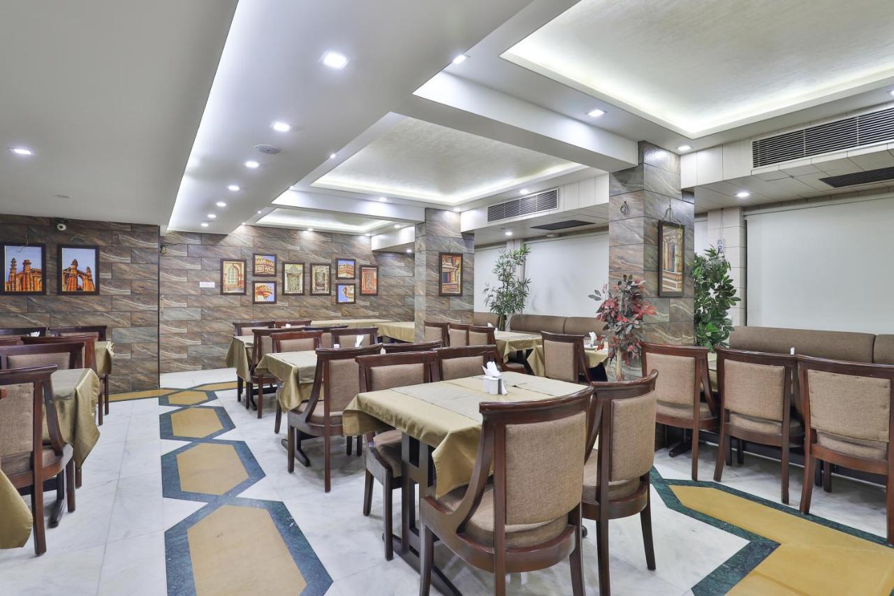 Oyo 2351 Hotel Golden Plaza アーメダバード エクステリア 写真