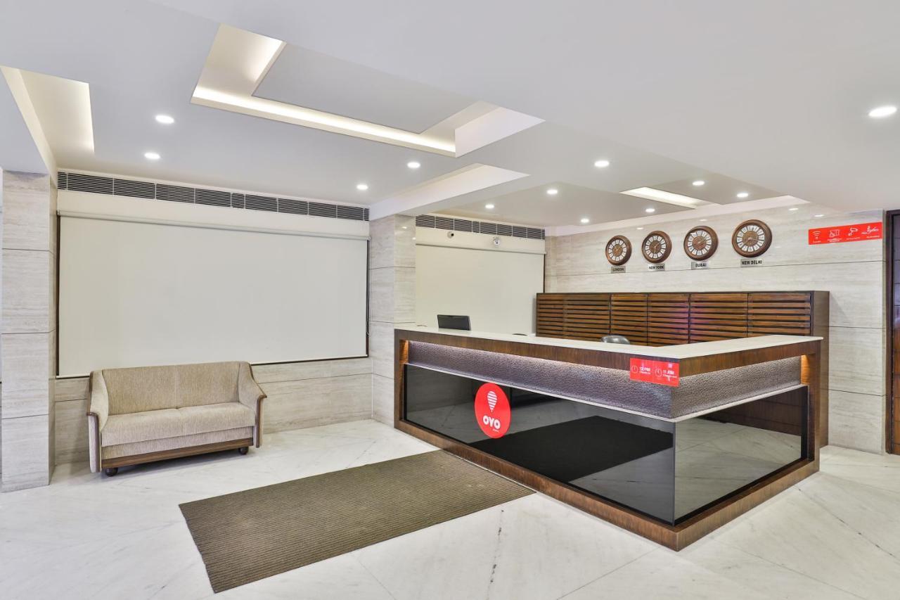 Oyo 2351 Hotel Golden Plaza アーメダバード エクステリア 写真