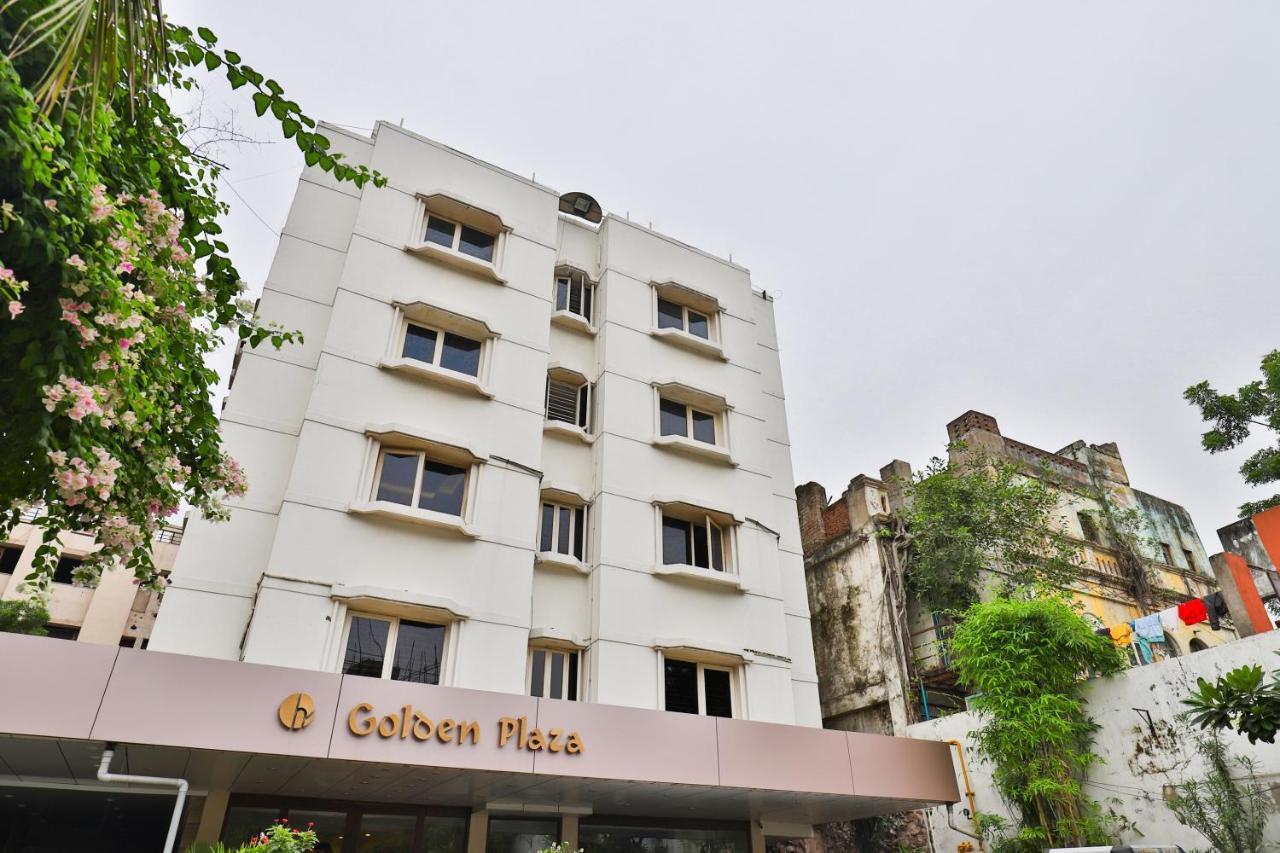 Oyo 2351 Hotel Golden Plaza アーメダバード エクステリア 写真