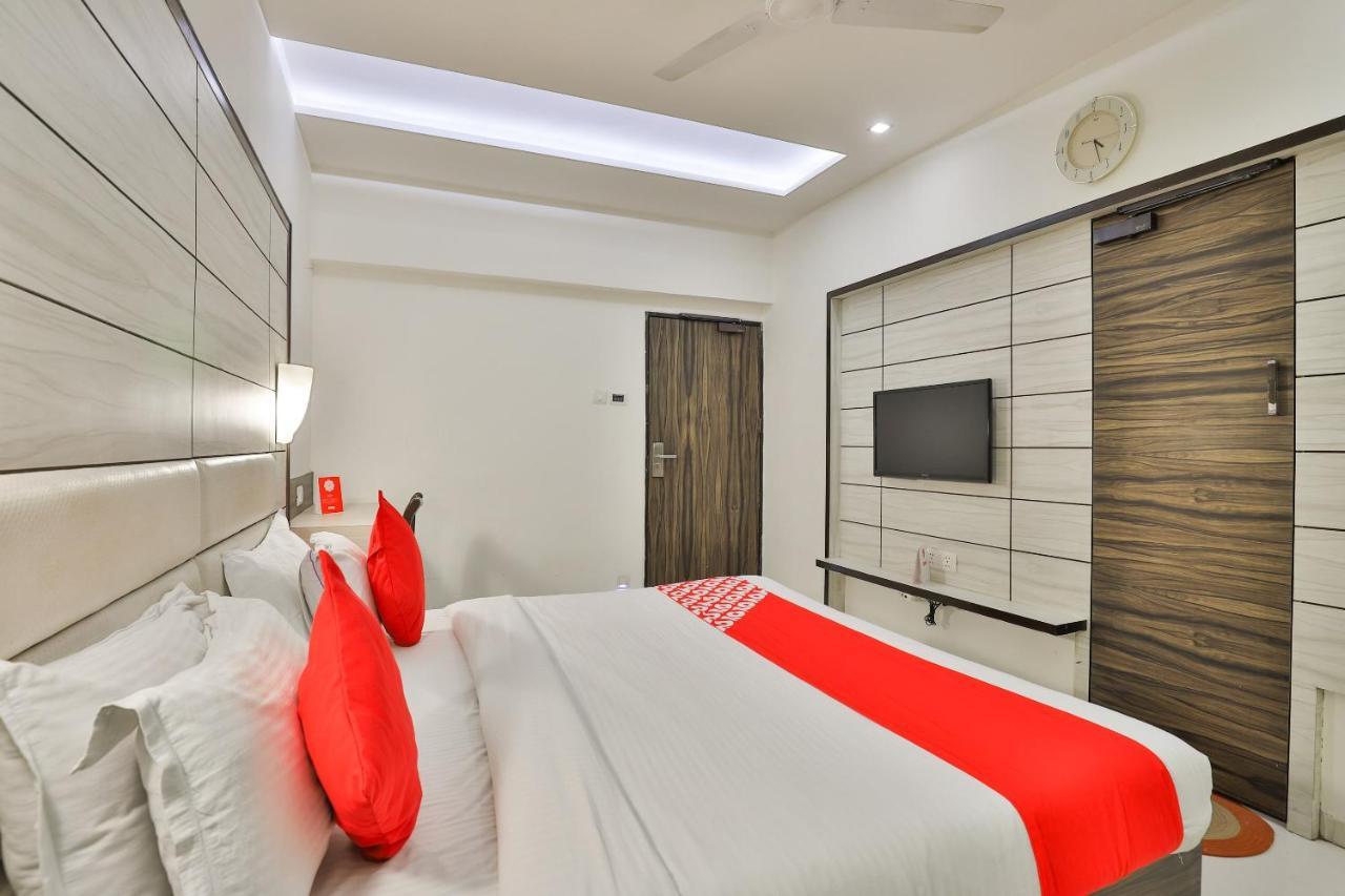 Oyo 2351 Hotel Golden Plaza アーメダバード エクステリア 写真